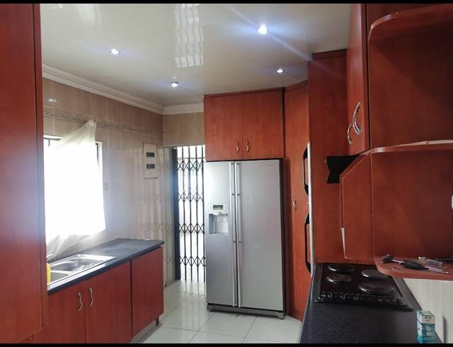 4 bed property to rent in KIBLER PARK